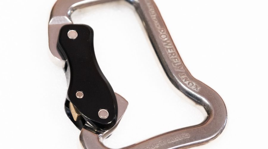 Self-locking 45mm carabiners